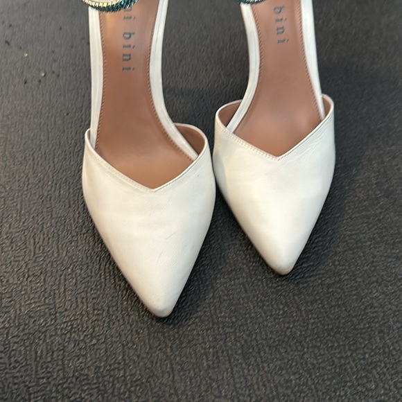 Gianni Bini size 10 white heels - Picture 5 of 9